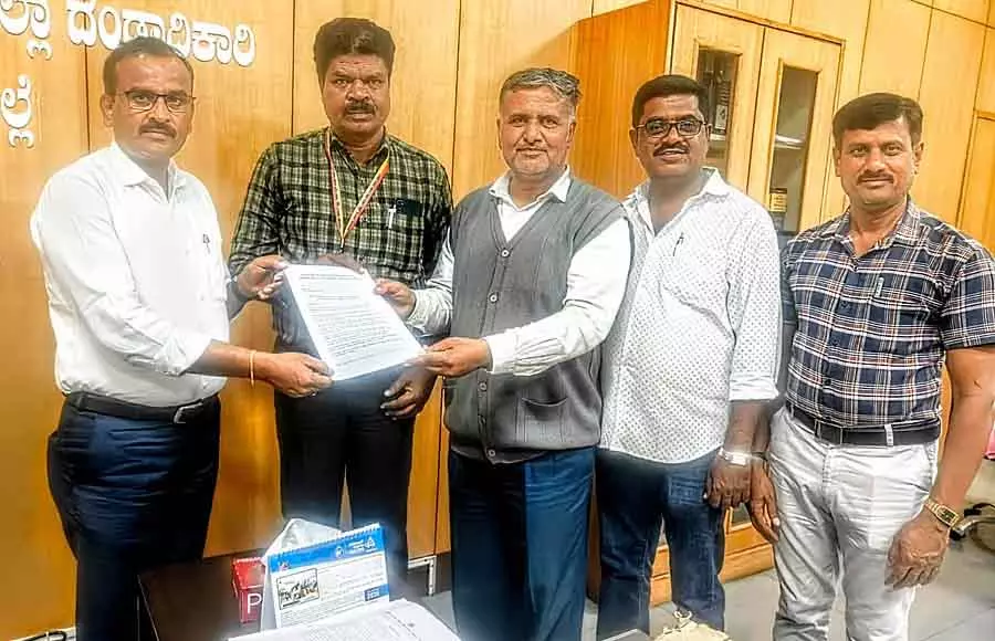 स्नातक स्तर पर अधिकार बनाए रखें: Lecturer और गैर-शिक्षण संघ की अपील स्नातक स्तर पर अधिकार बनाए रखें: Lecturer और गैर-शिक्षण संघ की अपील
