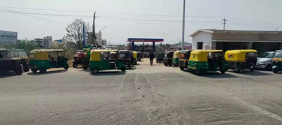 Auto गैस की कीमतों में बढ़ोतरी: ड्राइवर करेंगे विरोध प्रदर्शन Auto गैस की कीमतों में बढ़ोतरी: ड्राइवर करेंगे विरोध प्रदर्शन