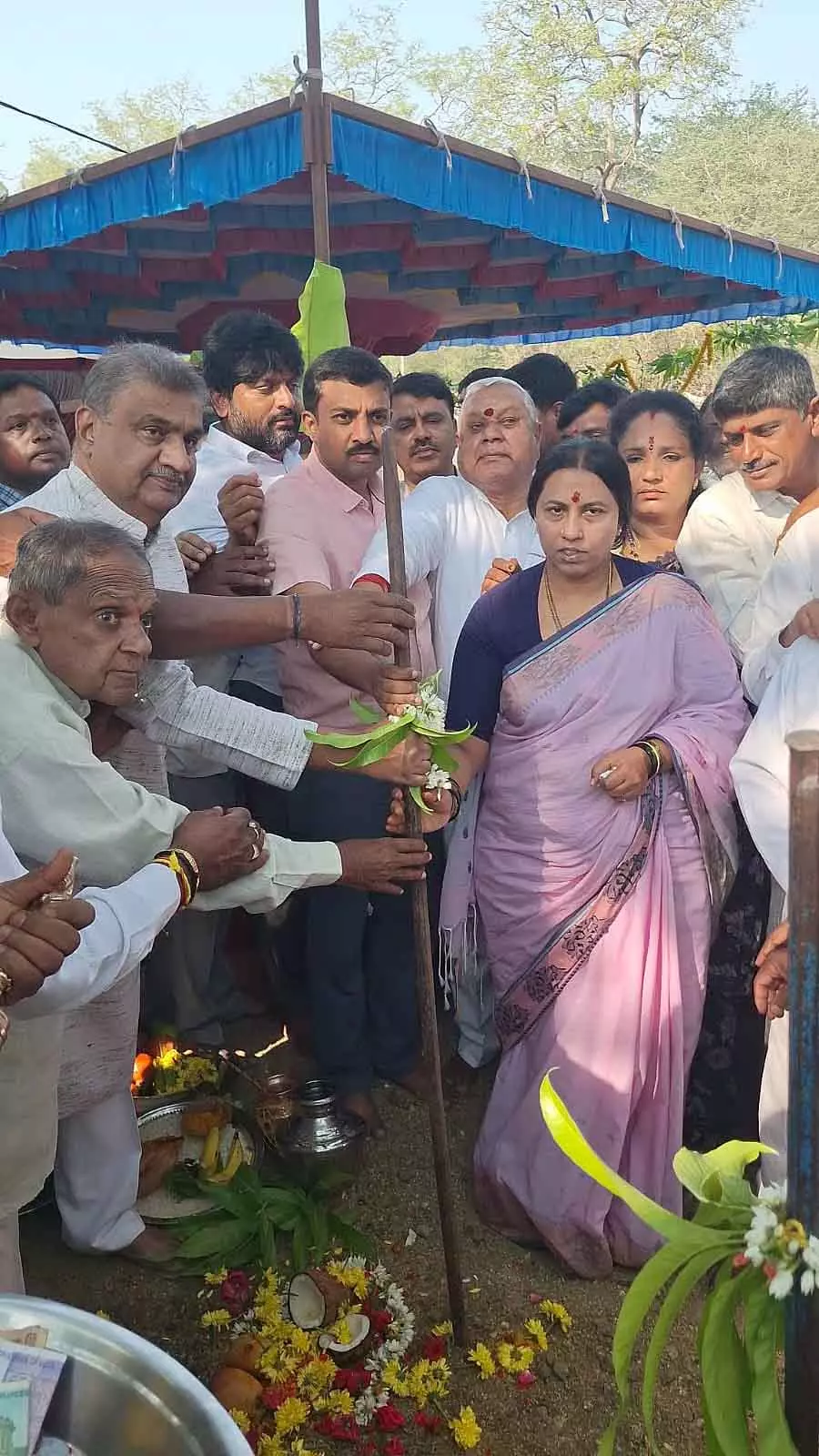 Bettamangala : गोल्डन तिरुपति पहाड़ी तक पहुँचने के लिए लिफ़्ट Bettamangala : गोल्डन तिरुपति पहाड़ी तक पहुँचने के लिए लिफ़्ट