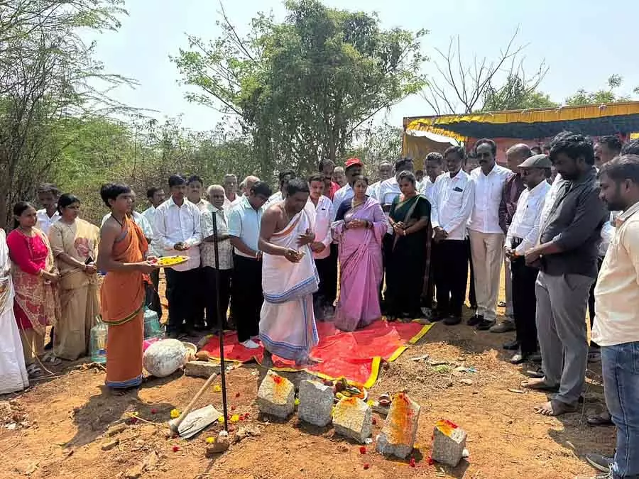Karnataka : विधायक एम. रूपकला ने इलेक्ट्रिक श्मशान घाट के काम का शुभारंभ किया Karnataka : विधायक एम. रूपकला ने इलेक्ट्रिक श्मशान घाट के काम का शुभारंभ किया