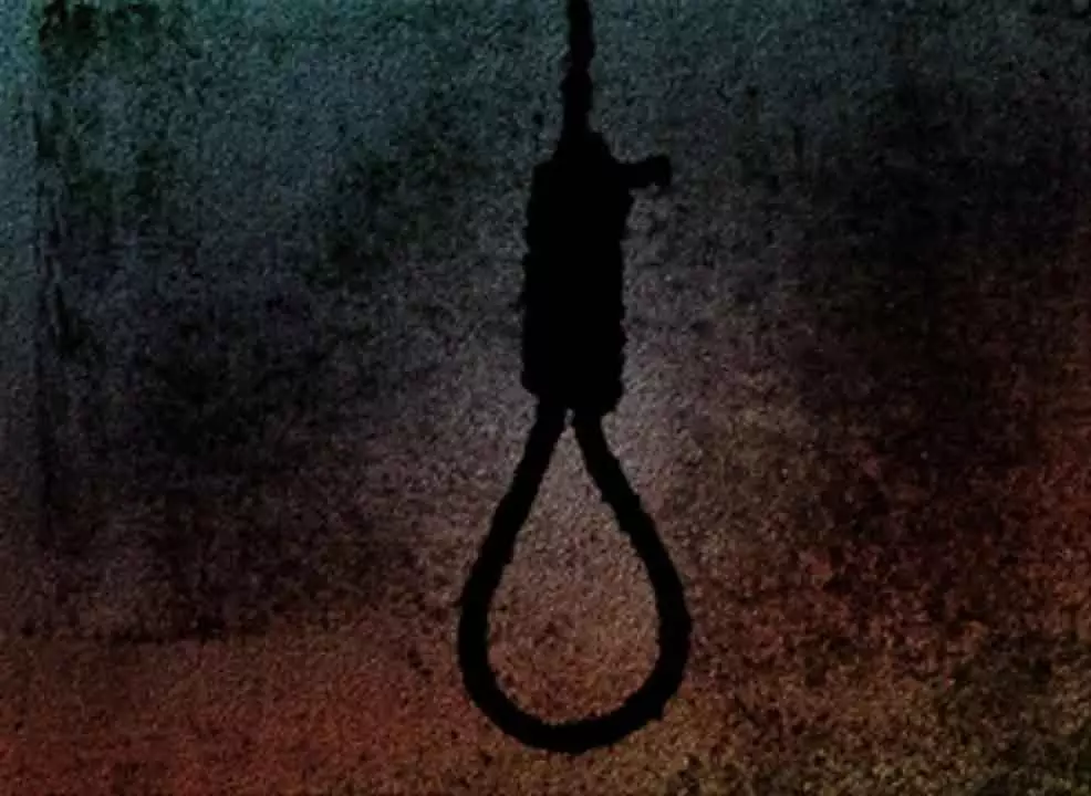 Odisha : बालासोर में घर के अंदर मिला विवाहित जोड़े का शव Odisha : बालासोर में घर के अंदर मिला विवाहित जोड़े का शव
