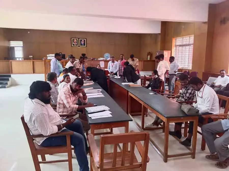 Bangarpet में राष्ट्रीय लोक अदालत: सैकड़ों मामलों का निपटारा Bangarpet में राष्ट्रीय लोक अदालत: सैकड़ों मामलों का निपटारा