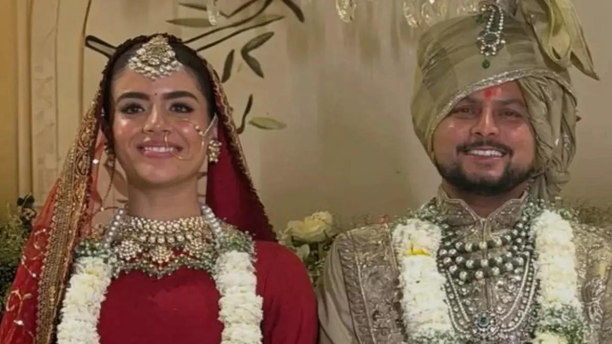 Grand Ceremony में कुलदीप यादव ने वंशिका चड्ढा से की शादी Grand Ceremony में कुलदीप यादव ने वंशिका चड्ढा से की शादी
