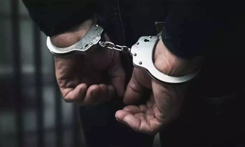 Kerala : घर पर हमले के मामले में तीन गिरफ्तार Kerala : घर पर हमले के मामले में तीन गिरफ्तार