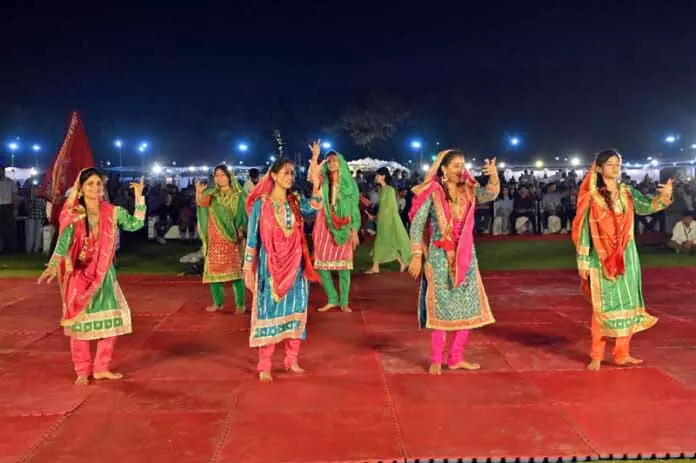JU में दो दिवसीय विशाल साहित्य-संस्कृति समागम का समापन JU में दो दिवसीय विशाल साहित्य-संस्कृति समागम का समापन