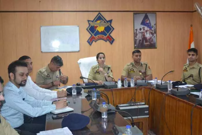DIG ने अपराध समीक्षा बैठक की अध्यक्षता की DIG ने अपराध समीक्षा बैठक की अध्यक्षता की
