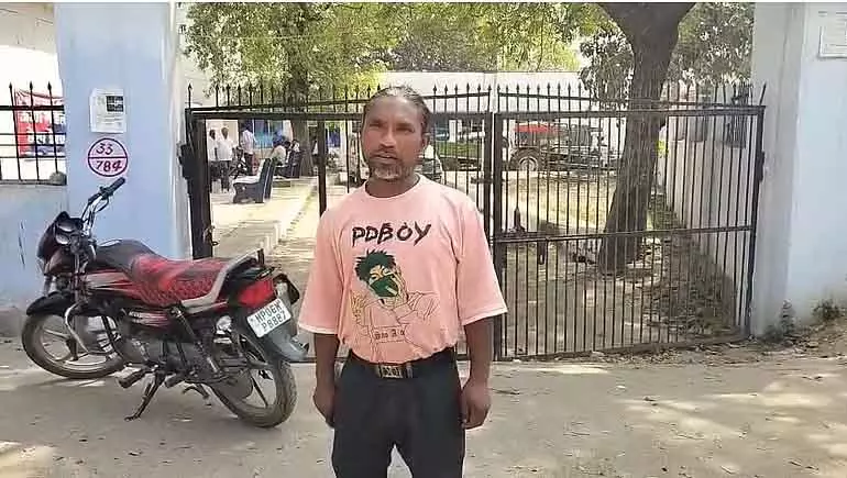 MP : मोर के अंडों से कथित तौर पर तेल निकालने के मामले में बेटे ने पिता के खिलाफ कार्रवाई की मांग की MP : मोर के अंडों से कथित तौर पर तेल निकालने के मामले में बेटे ने पिता के खिलाफ कार्रवाई की मांग की