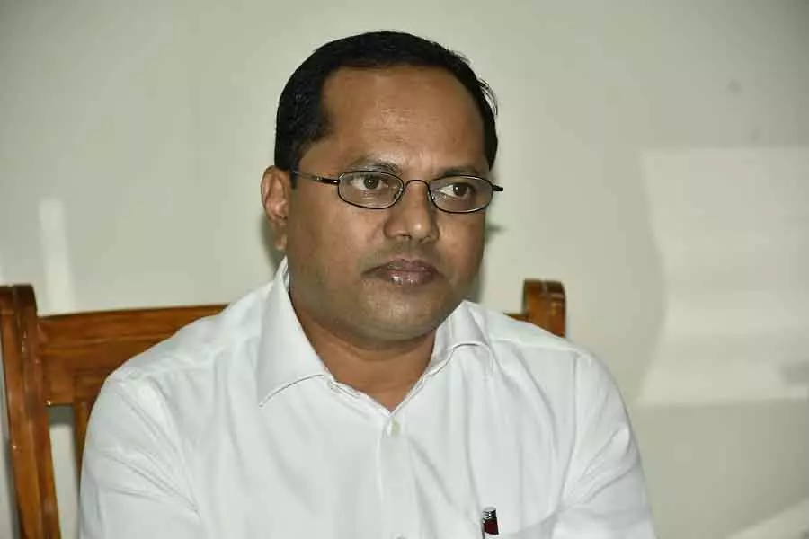 गैस सिलेंडर की उपलब्धता में उतार-चढ़ाव, चिंता की कोई ज़रूरत नहीं: बेल्लारी DC नागेंद्र प्रसाद गैस सिलेंडर की उपलब्धता में उतार-चढ़ाव, चिंता की कोई ज़रूरत नहीं: बेल्लारी DC नागेंद्र प्रसाद