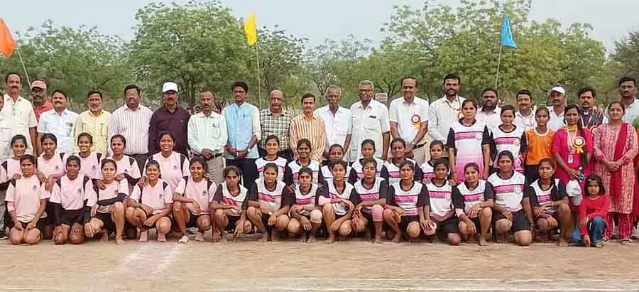 खो-खो टूर्नामेंट: KLE राजराजेश्वरी महिला कॉलेज की टीम फ़ाइनल में खो-खो टूर्नामेंट: KLE राजराजेश्वरी महिला कॉलेज की टीम फ़ाइनल में