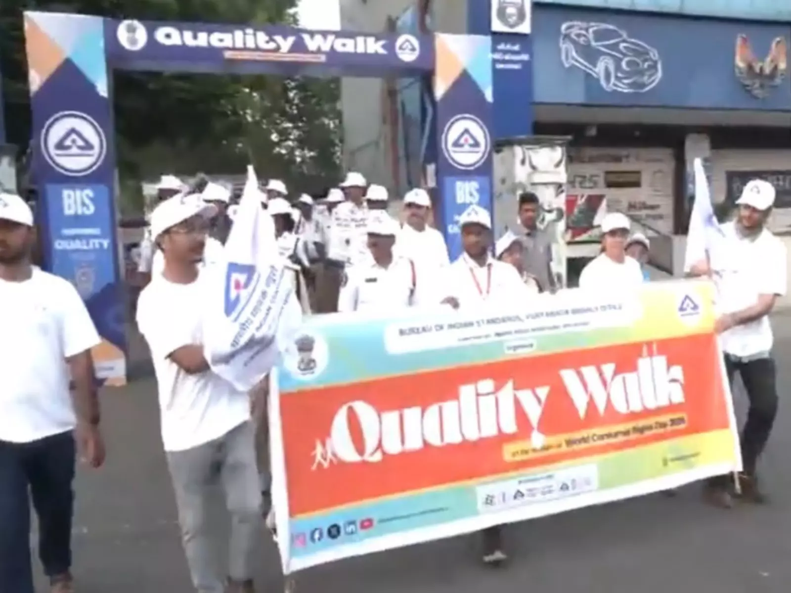 Andhra: विश्व उपभोक्ता अधिकार दिवस के उपलक्ष्य में विजयवाड़ा में क्वालिटी वॉक का आयोजन किया गया Andhra: विश्व उपभोक्ता अधिकार दिवस के उपलक्ष्य में विजयवाड़ा में क्वालिटी वॉक का आयोजन किया गया