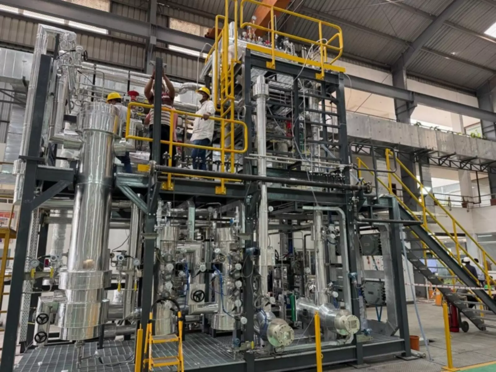 लैब से जीवन तक: CSIR-NCL ने LPG आयात कम करने के लिए स्वदेशी डाइमिथाइल ईथर तकनीक विकसित की लैब से जीवन तक: CSIR-NCL ने LPG आयात कम करने के लिए स्वदेशी डाइमिथाइल ईथर तकनीक विकसित की