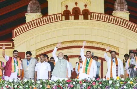 पश्चिम बंगाल में भाजपा को बड़ी बढ़त, टीएमसी को कड़ी टक्कर मिलने का अनुमान पश्चिम बंगाल में भाजपा को बड़ी बढ़त, टीएमसी को कड़ी टक्कर मिलने का अनुमान