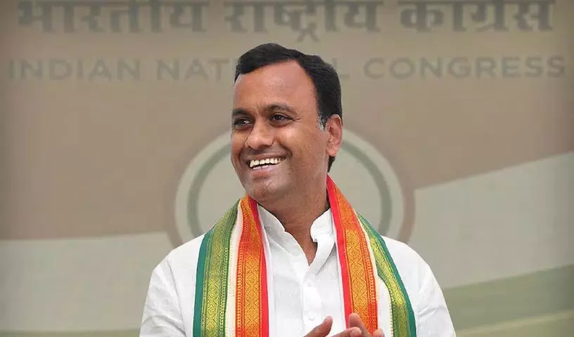 कोमाटिरेड्डी राज गोपाल रेड्डी ने Congress विधायकों के साथ सीक्रेट डिनर मीटिंग की कोमाटिरेड्डी राज गोपाल रेड्डी ने Congress विधायकों के साथ सीक्रेट डिनर मीटिंग की