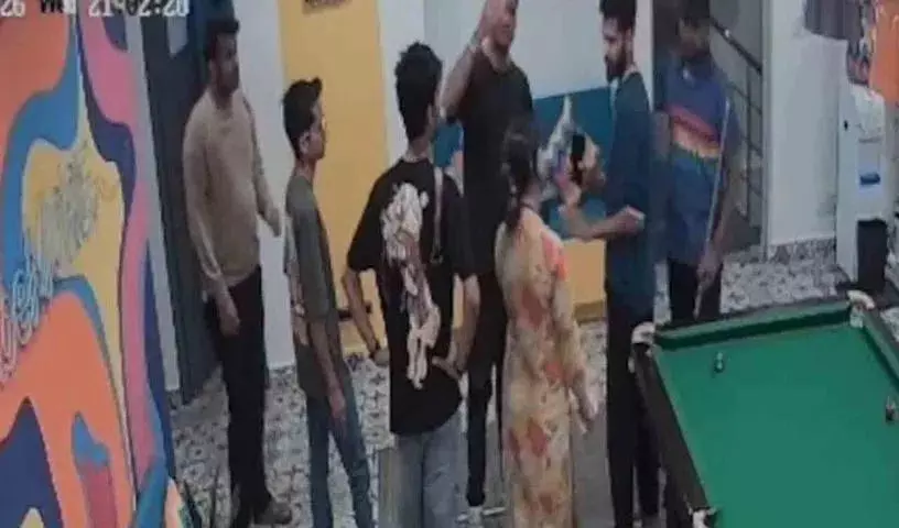Bengaluru के हॉस्टल में केरल की महिला को परेशान करने के आरोप में एक व्यक्ति गिरफ्तार Bengaluru के हॉस्टल में केरल की महिला को परेशान करने के आरोप में एक व्यक्ति गिरफ्तार