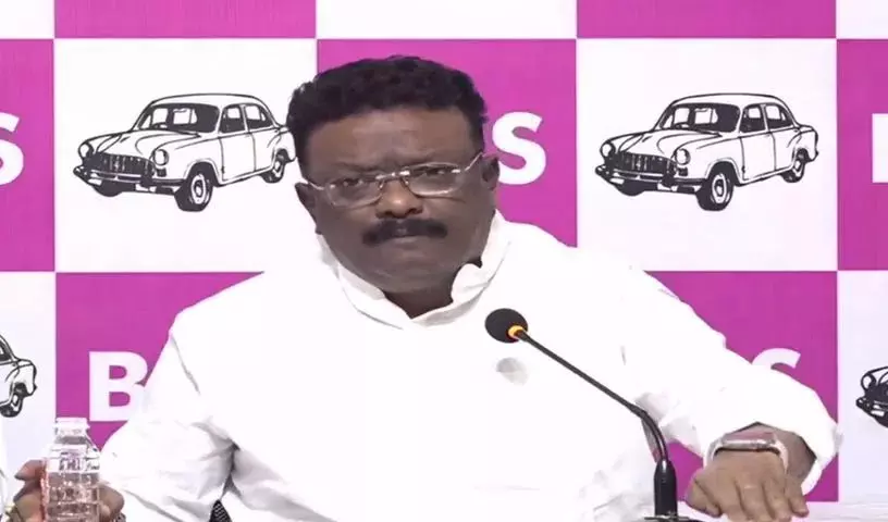 दासोजू श्रवण कुमार ने KTR पर झूठे दावों का आरोप लगाया दासोजू श्रवण कुमार ने KTR पर झूठे दावों का आरोप लगाया