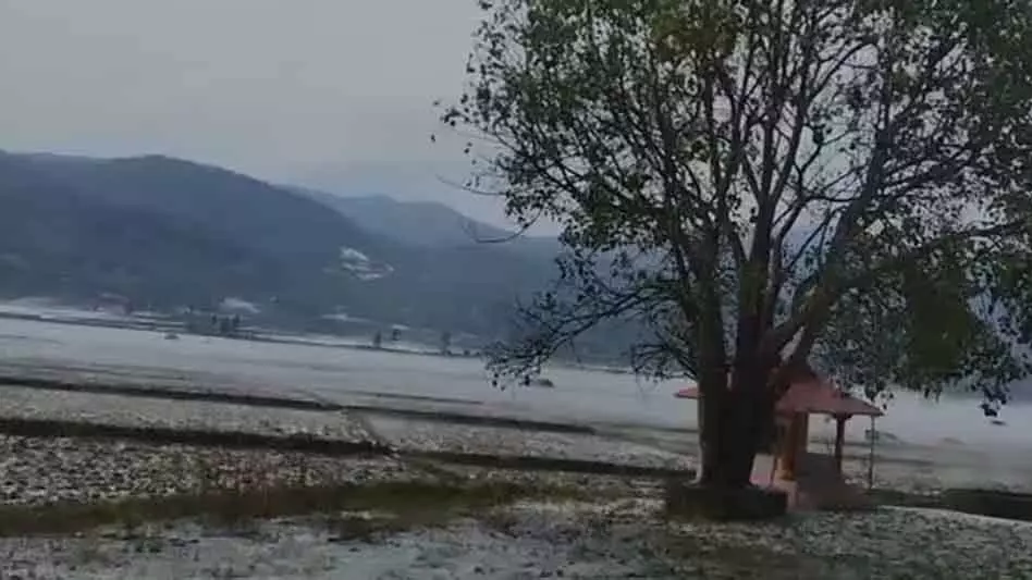 मणिपुर में भारी बारिश-ओलावृष्टि, CM ने अधिकारियों को हाई अलर्ट का निर्देश दिया मणिपुर में भारी बारिश-ओलावृष्टि, CM ने अधिकारियों को हाई अलर्ट का निर्देश दिया