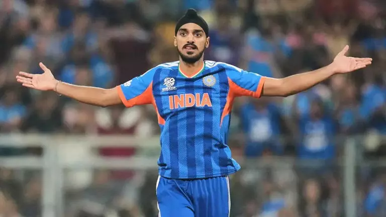 Sports: ICC ट्रॉफी में अर्शदीप ने रचा नया कीर्तिमान Sports: ICC ट्रॉफी में अर्शदीप ने रचा नया कीर्तिमान
