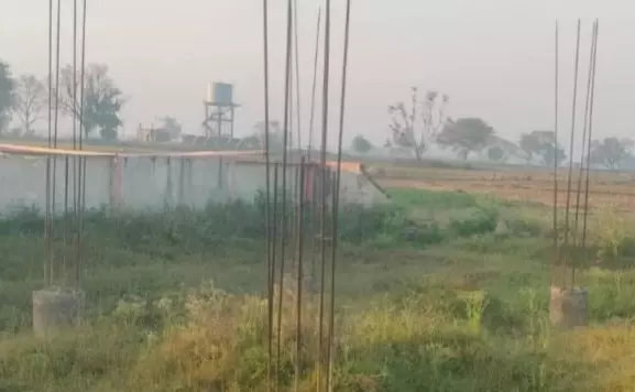 Farrukhabad: सियापुर में निर्माण कार्य पर उठे सवाल, पानी टंकी निर्माण पर सवाल Farrukhabad: सियापुर में निर्माण कार्य पर उठे सवाल, पानी टंकी निर्माण पर सवाल