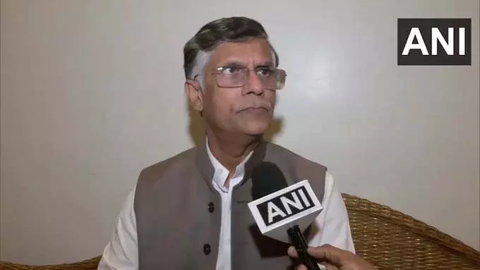 कांग्रेस नेता पवन खेड़ा ने चुनाव तारीखों पर जताई चिंता, SIR प्रक्रिया पर भी सवाल कांग्रेस नेता पवन खेड़ा ने चुनाव तारीखों पर जताई चिंता, SIR प्रक्रिया पर भी सवाल