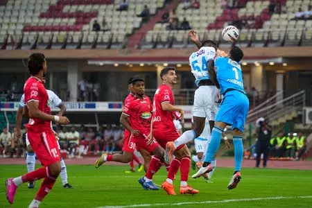 आईएसएल: जमशेदपुर के खिलाफ रोड्रिगेज के 2 गोल, नॉर्थईस्ट को मिली पहली जीत आईएसएल: जमशेदपुर के खिलाफ रोड्रिगेज के 2 गोल, नॉर्थईस्ट को मिली पहली जीत