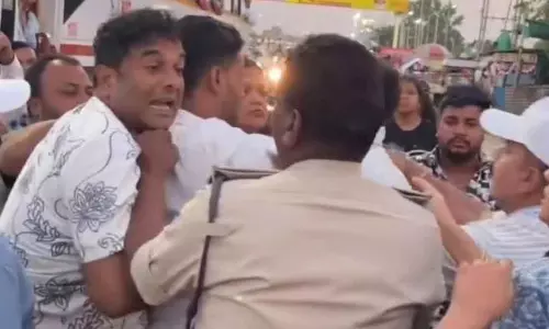 Bhopal : वाहन चेकिंग के दौरान ट्रैफिक कांस्टेबल पर हमला करने के आरोप में रेलवे कर्मचारी पर केस दर्ज Bhopal : वाहन चेकिंग के दौरान ट्रैफिक कांस्टेबल पर हमला करने के आरोप में रेलवे कर्मचारी पर केस दर्ज
