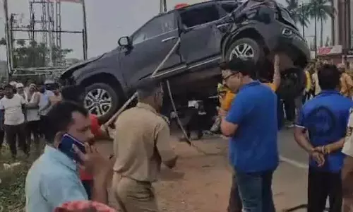 Odisha : उत्तरा में तड़के सुबह हुई दुर्घटना में तीन की मौत, एक की हालत गंभीर Odisha : उत्तरा में तड़के सुबह हुई दुर्घटना में तीन की मौत, एक की हालत गंभीर