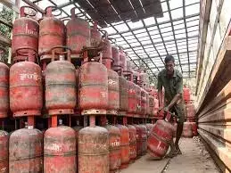 Karnataka में घरेलू और कमर्शियल सिलेंडरों की सप्लाई में सुधार