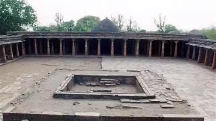 Dhar: भोजशाला रहस्य का खुलासा, 16 मार्च को सुनवाई Dhar: भोजशाला रहस्य का खुलासा, 16 मार्च को सुनवाई