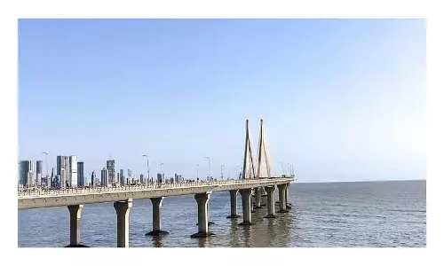 Mumbai : तापमान गिरने से शहर पिछले हफ़्ते के मुकाबले थोड़ा ठंडा, हवा की गुणवत्ता मध्यम श्रेणी में Mumbai : तापमान गिरने से शहर पिछले हफ़्ते के मुकाबले थोड़ा ठंडा, हवा की गुणवत्ता मध्यम श्रेणी में