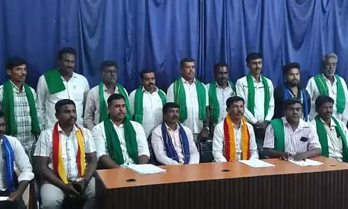 Jangamkote के पास भूमि अधिग्रहण; ₹3 करोड़ प्रति एकड़, किसानों ने रोज़गार की मांग की Jangamkote के पास भूमि अधिग्रहण; ₹3 करोड़ प्रति एकड़, किसानों ने रोज़गार की मांग की
