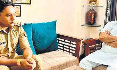 Bareilly: पीलीभीत जाने से पहले कांग्रेसी नेता हाउस अरेस्ट Bareilly: पीलीभीत जाने से पहले कांग्रेसी नेता हाउस अरेस्ट