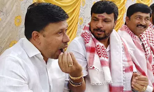 Kolar : तीन पार्टियों के नेताओं ने इफ़्तार मिलन समारोह में हिस्सा लिया Kolar : तीन पार्टियों के नेताओं ने इफ़्तार मिलन समारोह में हिस्सा लिया
