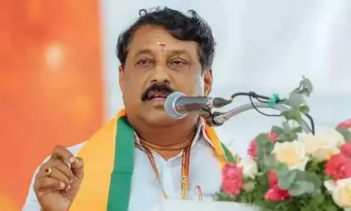 नैनार नागेंथ्रान ने अस्पताल की धमकी के बाद नशीली दवाओं के खतरे पर DMK सरकार की आलोचना की नैनार नागेंथ्रान ने अस्पताल की धमकी के बाद नशीली दवाओं के खतरे पर DMK सरकार की आलोचना की