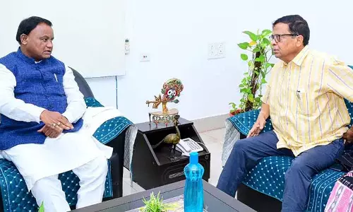 CM Majhi ने राजस्व मंत्री सुरेश पुजारी से मुलाकात की, उनके शीघ्र स्वस्थ होने की कामना की CM Majhi ने राजस्व मंत्री सुरेश पुजारी से मुलाकात की, उनके शीघ्र स्वस्थ होने की कामना की