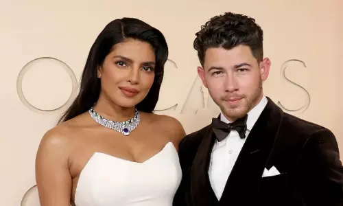 Oscars 2026 में Dior में प्रियंका की चमक, निक जोनास ने वेन्यू में हुई देरी पर बात की