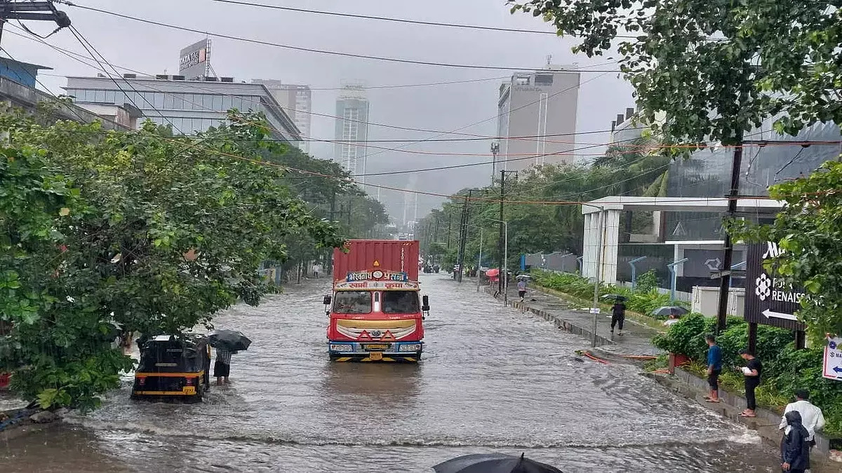 Lucknow: पश्चिमी विक्षोभ के चलते तापमान में गिरावट Lucknow: पश्चिमी विक्षोभ के चलते तापमान में गिरावट