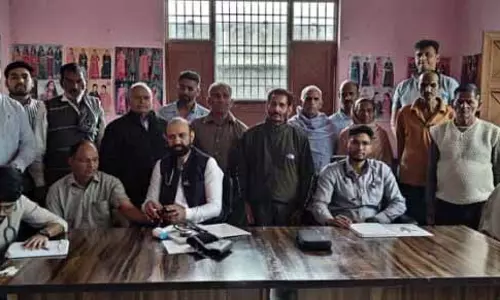 ग्रामीण लोगों को स्वास्थ्य संबंधी गंभीर चुनौतियों का सामना करना पड़ता है: Dr. Sharma ग्रामीण लोगों को स्वास्थ्य संबंधी गंभीर चुनौतियों का सामना करना पड़ता है: Dr. Sharma