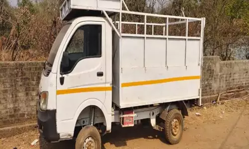 गांजा लोड गाड़ी छोड़कर तस्कर फरार, लावारिस हालत में मिली