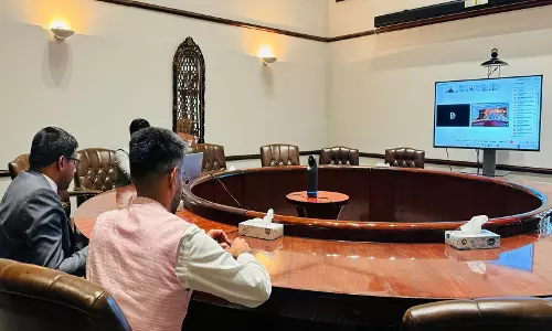 कक्षा 12 की परीक्षा रद्द होने के बाद भारतीय दूतावास के अधिकारी ने CBSE स्कूलों के प्रिंसिपलों को संबोधित किया कक्षा 12 की परीक्षा रद्द होने के बाद भारतीय दूतावास के अधिकारी ने CBSE स्कूलों के प्रिंसिपलों को संबोधित किया