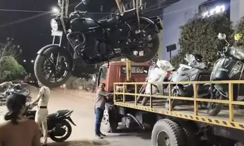 नो पार्किंग से अब गाड़ी गायब होगी, ट्रैफिक पुलिस की कड़ी नजर नो पार्किंग से अब गाड़ी गायब होगी, ट्रैफिक पुलिस की कड़ी नजर