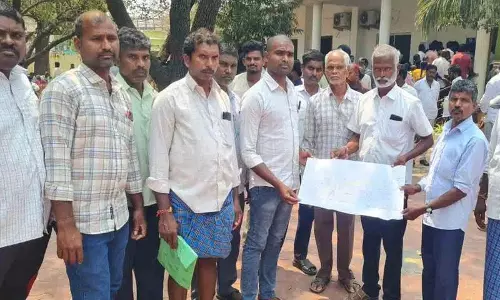 किसानों ने कलेक्टर से 6L-NMC नहर को रद्द करने का अनुरोध किया