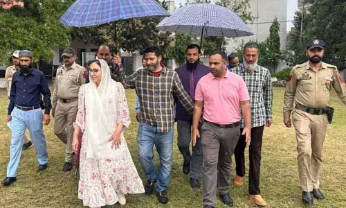 Darakhshan ने ईद की तैयारियों का जायज़ा लेने के लिए ईदगाह का दौरा किया Darakhshan ने ईद की तैयारियों का जायज़ा लेने के लिए ईदगाह का दौरा किया