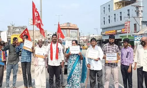केंद्र निवेशकों की कोई परवाह नहीं कर रहा: Polepalli Udaykumar केंद्र निवेशकों की कोई परवाह नहीं कर रहा: Polepalli Udaykumar