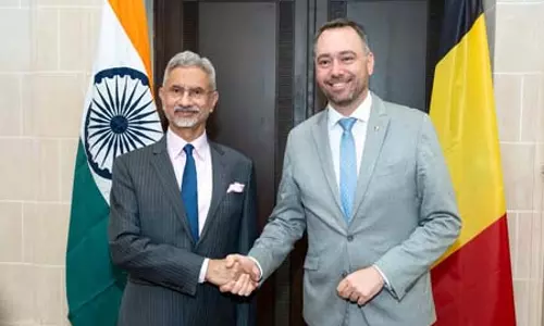 विदेश मंत्री का बेल्जियम दौरा: व्यापार, सेमीकंडक्टर और स्वास्थ्य क्षेत्र में साझेदारी बढ़ाने पर बनी सहमति विदेश मंत्री का बेल्जियम दौरा: व्यापार, सेमीकंडक्टर और स्वास्थ्य क्षेत्र में साझेदारी बढ़ाने पर बनी सहमति