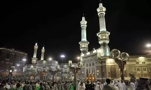 Mecca ग्रैंड मस्जिद में अज़ान के लिए लाउडस्पीकर सिस्टम Mecca ग्रैंड मस्जिद में अज़ान के लिए लाउडस्पीकर सिस्टम