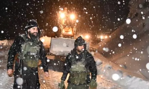 J-K: भारतीय सेना ने किश्तवाड़ के सिंथन टॉप पर भारी बर्फबारी के कारण फंसे 235 नागरिकों को बचाया J-K: भारतीय सेना ने किश्तवाड़ के सिंथन टॉप पर भारी बर्फबारी के कारण फंसे 235 नागरिकों को बचाया