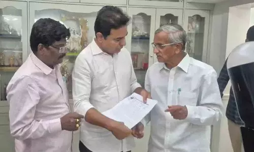 हथकरघा नेताओं ने निरहारा दीक्षा को आगे बढ़ाने के लिए KTR से समर्थन मांगा