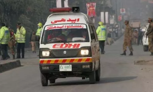 BREAKING: इमारत की छत गिरने से आठ महिलाओं की मौत, 50 घायल