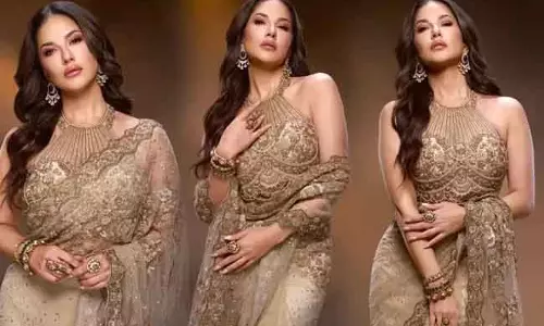 Sunny Leone ने साड़ी में दिखाई नज़ाकत और ग्लैमर का संगम
