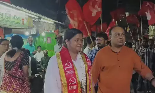 Meenakshi ने उत्तरपाड़ा से अभियान शुरू किया, पश्चिम बंगाल का नेतृत्व करने का संकल्प लिया Meenakshi ने उत्तरपाड़ा से अभियान शुरू किया, पश्चिम बंगाल का नेतृत्व करने का संकल्प लिया
